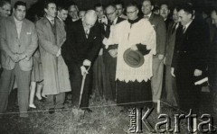 4.05.1957, Martin Coronado, Argentyna.
Uroczyste rozpoczęcie budowy kaplicy i klasztoru franciszkanów (później ten teren, który stał się ośrodkiem polskiego duszpasterstwa w Argentynie, został nazwany 