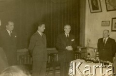 18.06.1957, Buenos Aires, Argentyna.
Spotkanie w siedzibie polskiego stowarzyszenia 