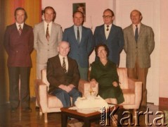 Czerwiec 1982, Cerro Azul, Misiones, Argetnyna.
Francisco Terleski z żoną Eleną Sklepek i ich synowie (od prawej): Roberto Terleski, Ruben Alfredo Terleski, Bernardo R. Terleski, Julio R. Terleski, Oscar Alfredo Terleski.
Fot. NN, zbiory Asociación Polaca de Posadas, udostępniła Fabiana Śniechowski, reprodukcje cyfrowe w Bibliotece Polskiej im. Ignacego Domeyki w Buenos Aires (Biblioteca Polaca Ignacio Domeyko) i w Ośrodku KARTA w Warszawie 



