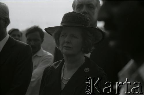 3.11.1984, Nowe Delhi, Delhi, Indie.
Mauzoleum Raj Ghat - uroczystości pogrzebowe Indiry Gandhi, byłej premier rządu Indii, zamordowanej 31.10.1984 przez swoich dwóch sikhijskich ochroniarzy. Uczestnicząca w ceremonii brytyjska premier Margaret Thatcher.
Fot. Mikołaj Nesterowicz, zbiory Ośrodka KARTA