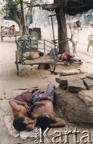 1997-1998, prawdopodobnie Kalkuta, prowincja Zachodni Bengal, Indie.
Realizacja filmu dokumentalnego ''Kiniarze z Kalkuty
