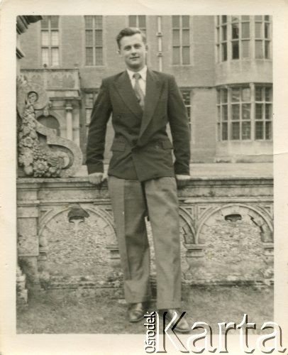1953, Melton Mowbray, Anglia, Wielka Brytania. 
18-letni Edward Sys.
Fot. NN, kolekcja Edwarda Sysa, reprodukcje cyfrowe w Ośrodku KARTA