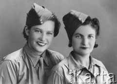 1942, Teheran, Iran.
Żołnierze Pomocniczej Służby Kobiet, pielęgniarki z wojskowego szpitala. 1. z lewej Irena Osadzińska.
Fot. NN, kolekcja Ireny Osadzińskiej, reprodukcje cyfrowe w Ośrodku KARTA