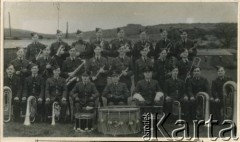 1944, Penrhos, Walia, Wielka Brytania.
Baza wojskowa RAF. Członkowie orkiestry wojskowej.
Fot. NN, kolekcja: Polskie Osiedle w Penrhos, reprodukcje cyfrowe w Ośrodku KARTA