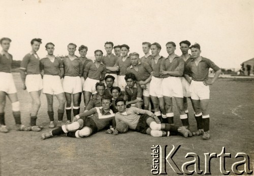 1946, Barbara, Palestyna.
Drużyna piłkarska Junackiej Szkoły Kadetów.
Fot. NN, kolekcja Aliny Inez Złotogórskiej, reprodukcje cyfrowe w Ośrodku KARTA