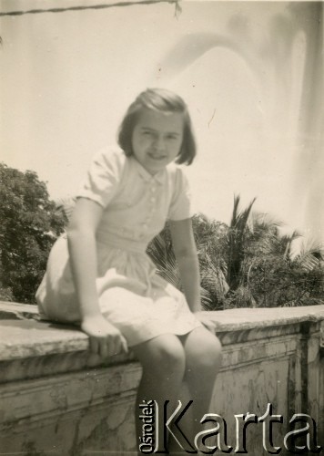 1943-1944, Bombaj, Indie.
Danuta Kotlarczuk (później po mężu Jabłońska).
Fot. NN, kolekcja Danuty Jabłońskiej, reprodukcje cyfrowe w Ośrodku KARTA