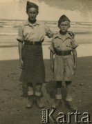 1941-1942, Iran. 
Jan Szponar ze starszą siostrą Stefanią w mundurach junackich.
Fot. NN, kolekcja Jana Szponara, reprodukcje cyfrowe w Ośrodku KARTA
