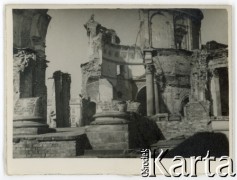 1947, Warszawa, Polska.
Zrujnowany kościół św. Aleksandra, plac Trzech Krzyży.
Fot. autor nieznany, kolekcja Małgorzaty Melchior, zbiory Fundacji Ośrodka KARTA