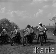 Lata 60., Warszawa, Polska.
Zawody motocrossowe.
Fot. Marek Zürn, zbiory Fundacji Ośrodka KARTA