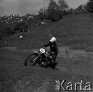 Lata 60., Warszawa, Polska.
Zawody motocrossowe.
Fot. Marek Zürn, zbiory Fundacji Ośrodka KARTA