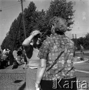 Lata 60., Warszawa, Polska.
Targowisko na ulicy Marymonckiej.
Fot. Marek Zürn, zbiory Fundacji Ośrodka KARTA