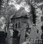 Lata 60., Kraków, Polska.
Remuh - cmentarz żydowski na krakowskim Kazimierzu.
Fot. Marek Zürn, zbiory Fundacji Ośrodka KARTA