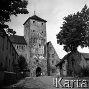 Lata 60., Łagów, Polska.
Zabudowania zamku joannitów.
Fot. Marek Zürn, zbiory Fundacji Ośrodka KARTA
