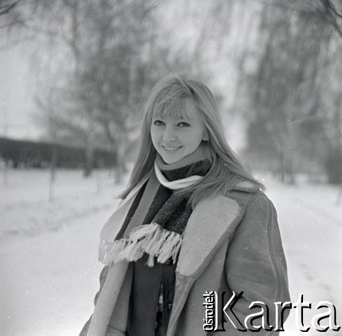 1967-69, Warszawa, Polska.
Maryla Rodowicz, piosenkarka, n/z jako studentka Akademii Wychowania Fizycznego.
Fot. Marek Zürn, zbiory Fundacji Ośrodka KARTA