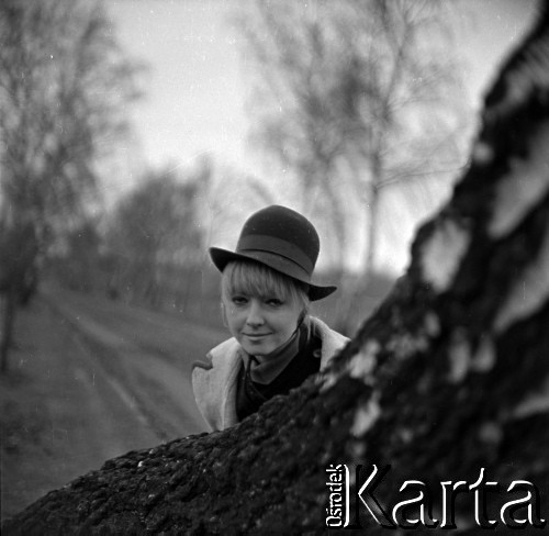 1967-69, Warszawa, Polska.
Maryla Rodowicz, piosenkarka, n/z jako studentka Akademii Wychowania Fizycznego.
Fot. Marek Zürn, zbiory Fundacji Ośrodka KARTA