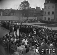 09.1969, Płock, Polska.
Uroczystość odsłonięcia Pomnika 13 Straconych, upamiętniającego członków ruchu oporu straconych w tym miejscu przez hitlerowców w 1942 roku.
Fot. Marek Zürn, zbiory Fundacji Ośrodka KARTA