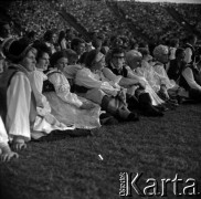 04.09.1966, Warszawa, Polska.
Centralne Dożynki (Dożynki Tysiąclecia) na stadionie X-lecia, n/z występy zespołów ludowych.
Fot. Marek Zürn, zbiory Fundacji Ośrodka KARTA