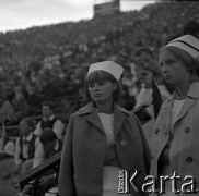 04.09.1966, Warszawa, Polska.
Centralne Dożynki (Dożynki Tysiąclecia) na stadionie X-lecia, n/z obsługa medyczna.
Fot. Marek Zürn, zbiory Fundacji Ośrodka KARTA