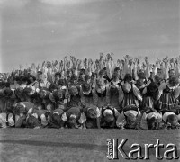 04.09.1966, Warszawa, Polska.
Centralne Dożynki (Dożynki Tysiąclecia) na stadionie X-lecia, n/z występy zespołów ludowych.
Fot. Marek Zürn, zbiory Fundacji Ośrodka KARTA