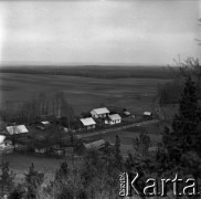 Lata 60., miejsce nieznane, Roztocze, Polska.
Miasteczko na Roztoczu.
Fot. Marek Zürn, zbiory Fundacji Ośrodka KARTA