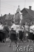 Lata 60., Biała Podlaska, Polska.
Procesja w Boże Ciało.
Fot. Marek Zürn, zbiory Fundacji Ośrodka KARTA