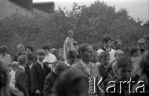 Lata 60., Biała Podlaska, Polska.
Procesja w Boże Ciało.
Fot. Marek Zürn, zbiory Fundacji Ośrodka KARTA