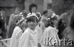 Lata 60., Biała Podlaska, Polska.
Procesja w Boże Ciało.
Fot. Marek Zürn, zbiory Fundacji Ośrodka KARTA
