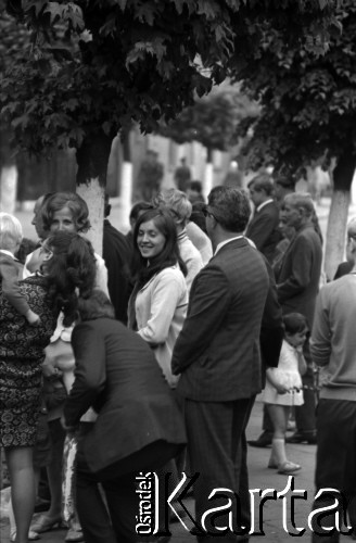 Lata 60., Biała Podlaska, Polska.
Procesja w Boże Ciało.
Fot. Marek Zürn, zbiory Fundacji Ośrodka KARTA