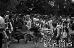Lata 60., Biała Podlaska, Polska.
Procesja w Boże Ciało.
Fot. Marek Zürn, zbiory Fundacji Ośrodka KARTA