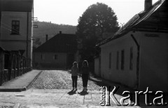 Lata 60., Stary Sącz, Polska.
Spacer po miasteczku.
Fot. Marek Zürn, zbiory Fundacji Ośrodka KARTA