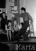 Lata 60., Warszawa, Polska.
Przedstawienie teatru studenckiego.
Fot. Marek Zürn, zbiory Fundacji Ośrodka KARTA