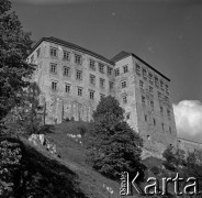 Lata 60., Sułoszowa, Polska.
Zamek Pieskowa Skała w Dolinie Prądnika.
Fot. Marek Zürn, zbiory Fundacji Ośrodka KARTA