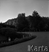Lata 60., Ojców, Polska.
Szosa w Dolinie Prądnika.
Fot. Marek Zürn, zbiory Fundacji Ośrodka KARTA