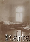 1900-1920, miejsce nieznane, Polska.
Sala w szpitalu.
Fot. NN, kolekcja rodziny Walińskich, zbiory Fundacji Ośrodka KARTA