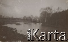 1930-1940, Jarantów, Polska.
Rozlewisko.
Fot. NN, kolekcja rodziny Walińskich, zbiory Fundacji Ośrodka KARTA