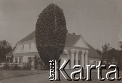 1930-1940, Jarantów, Polska.
Dwór.
Fot. NN, kolekcja rodziny Walińskich, zbiory Fundacji Ośrodka KARTA