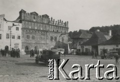 1930-1940, Kazimierz Dolny, Polska.
Rynek. Kamienice Przybyłów.
Fot. NN, kolekcja rodziny Walińskich, zbiory Fundacji Ośrodka KARTA