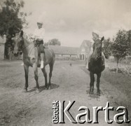 1930-1940, miejsce nieznane, Polska.
Dzieci na koniach.
Fot. NN, kolekcja rodziny Walińskich, zbiory Fundacji Ośrodka KARTA