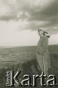 1930-1940, Gdańsk, Polska.
Mężczyna nad morzem.
Fot. NN, kolekcja rodziny Walińskich, zbiory Fundacji Ośrodka KARTA
