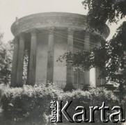 1930-1940, Puławy, Polska.
Świątynia Sybilli.
Fot. NN, kolekcja rodziny Walińskich, zbiory Fundacji Ośrodka KARTA