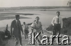 1930-1940, Kazimierz Dolny, Polska.
Widok na miasto.
Fot. NN, kolekcja rodziny Walińskich, zbiory Fundacji Ośrodka KARTA