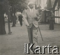 1930-1940, miejsce nieznane, Polska.
Czas wolny na plaży.
Fot. NN, kolekcja rodziny Walińskich, zbiory Fundacji Ośrodka KARTA