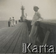 1930-1940, miejsce nieznane.
W porcie.
Fot. NN, kolekcja rodziny Walińskich, zbiory Fundacji Ośrodka KARTA