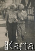 1930-1940, Hel, Polska.
Kobiety na spacerze.
Fot. NN, kolekcja rodziny Walińskich, zbiory Fundacji Ośrodka KARTA