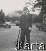 1930-1940, miejsce nieznane, Polska.
Portret mężczyzny.
Fot. NN, kolekcja rodziny Walińskich, zbiory Fundacji Ośrodka KARTA