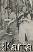 1930-1950, miejsce nieznane, Polska.
Kobiety z psem na spacerze.
Fot. NN, kolekcja rodziny Walińskich, zbiory Fundacji Ośrodka KARTA