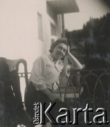1930-1950, miejsce nieznane, Polska.
Kobieta. Siedzi na balkonie.
Fot. NN, kolekcja rodziny Walińskich, zbiory Fundacji Ośrodka KARTA
