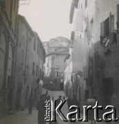 1930-1950, Siena, Włochy.
Ludzie na ulicy.
Fot. NN, kolekcja rodziny Walińskich, zbiory Fundacji Ośrodka KARTA