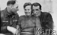 Brak daty, ZSRR.
Portret trojga ludzi.
Fot. NN, zbiory Ośrodka KARTA, udostępnił Nikodem Szpuła