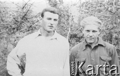 1956, Kniaż Pogost, Komi ASRR, ZSRR.
Więźniowie łagrów, od lewej: Eugeniusz Markisz, Wacław (nazwisko nieznane).
Fot. NN, zbiory Ośrodka KARTA, udostępnił Eugeniusz Markisz